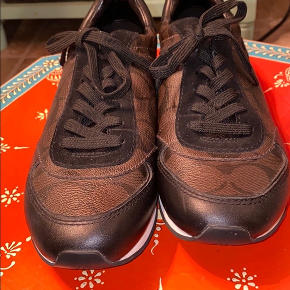 Like NEW coach shoes - Picture 4 of 5